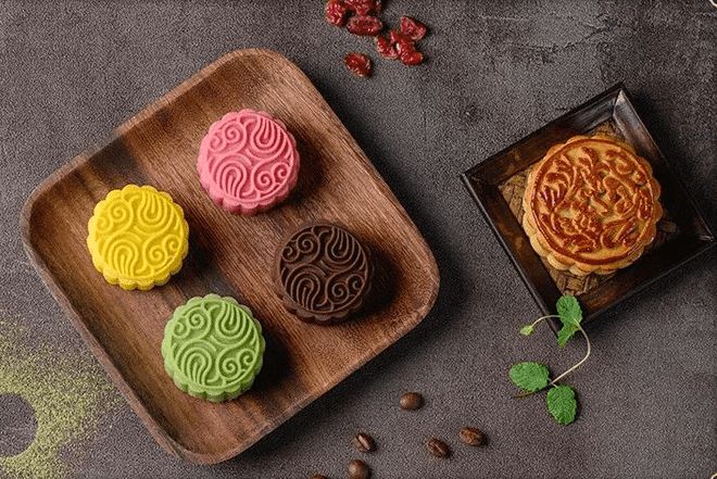 月餅全自動(dòng)刷蛋機(jī)，提高產(chǎn)品產(chǎn)量，提升產(chǎn)品檔次！